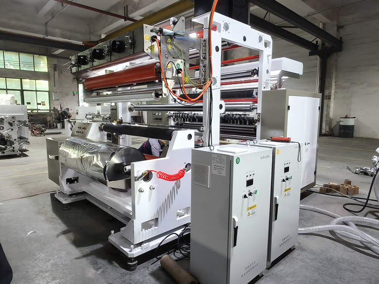 1400型塑料薄膜高速分切机 1400型塑料薄膜高速分切机